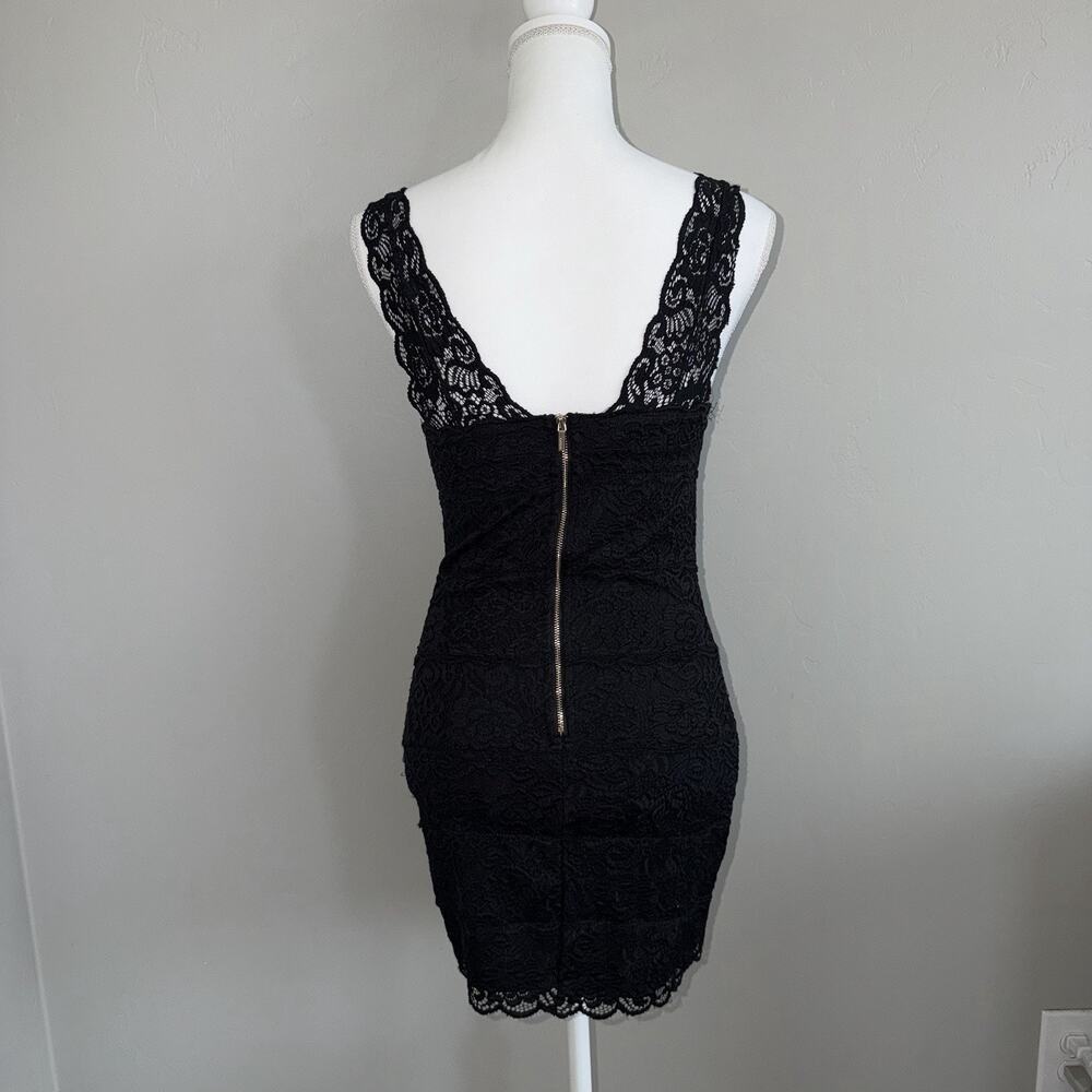 bebe Woman’s Black Lace Mini Bodycon Dress Deep V-neck Size M Sleeveless LBD - Picture 4 of 8